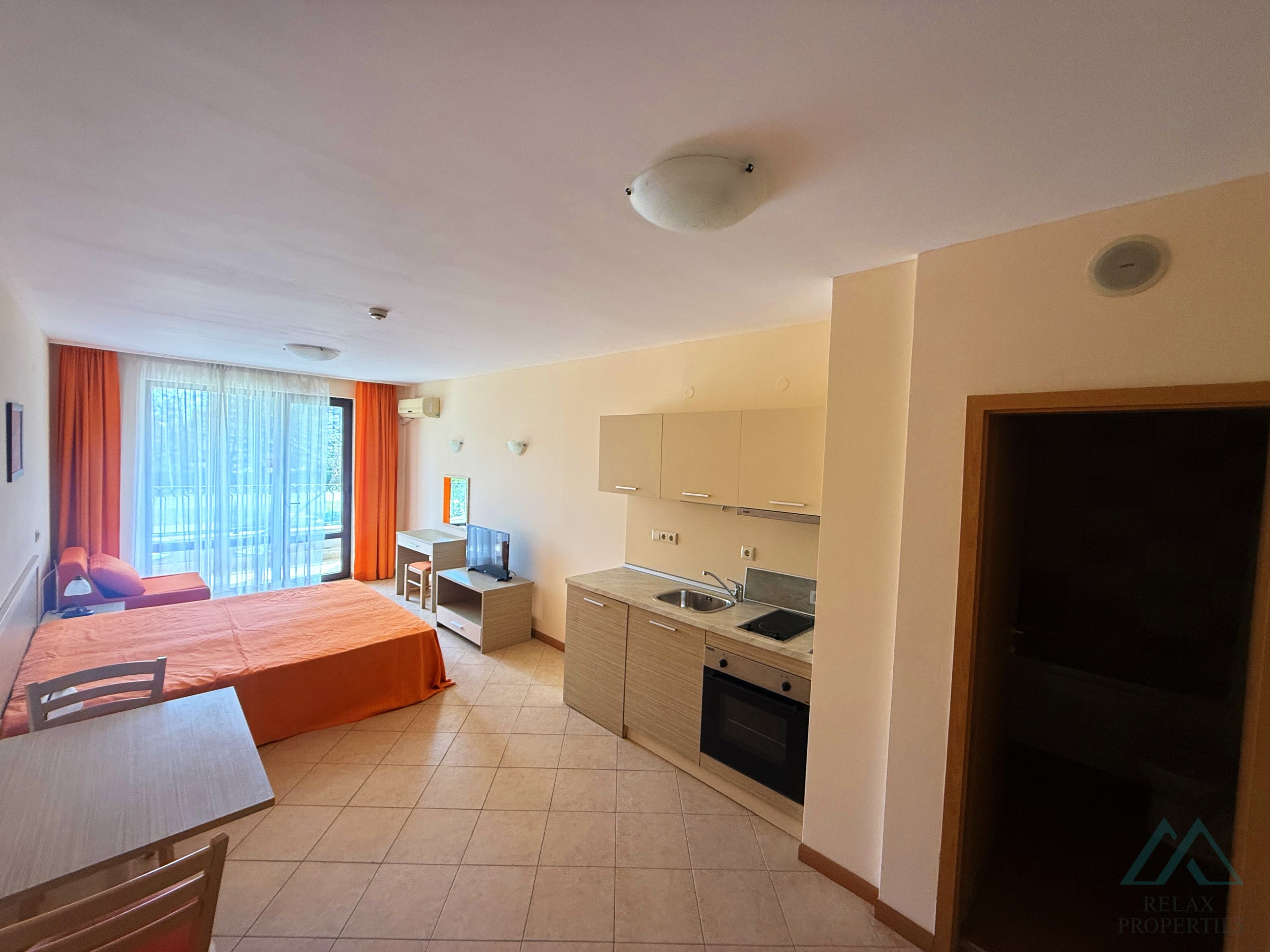 Skvělá cena! Apartmán v Royal Sun, 300 m od moře, Slunečné pobřeží - foto 2