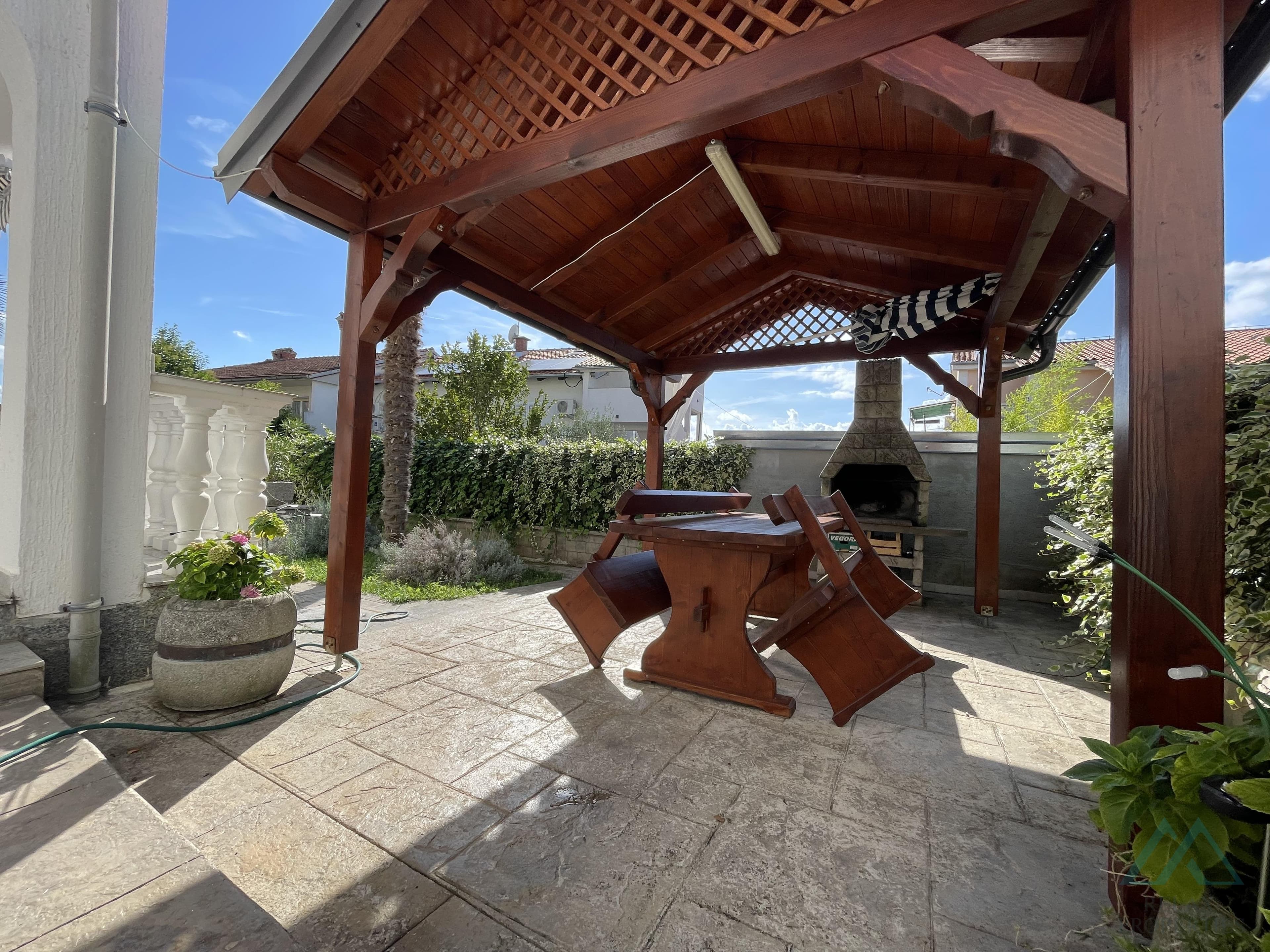 apartmán 2+kk, vlastní zahradou, ostrov Krk - Malinska, 350 m od moře - foto 2