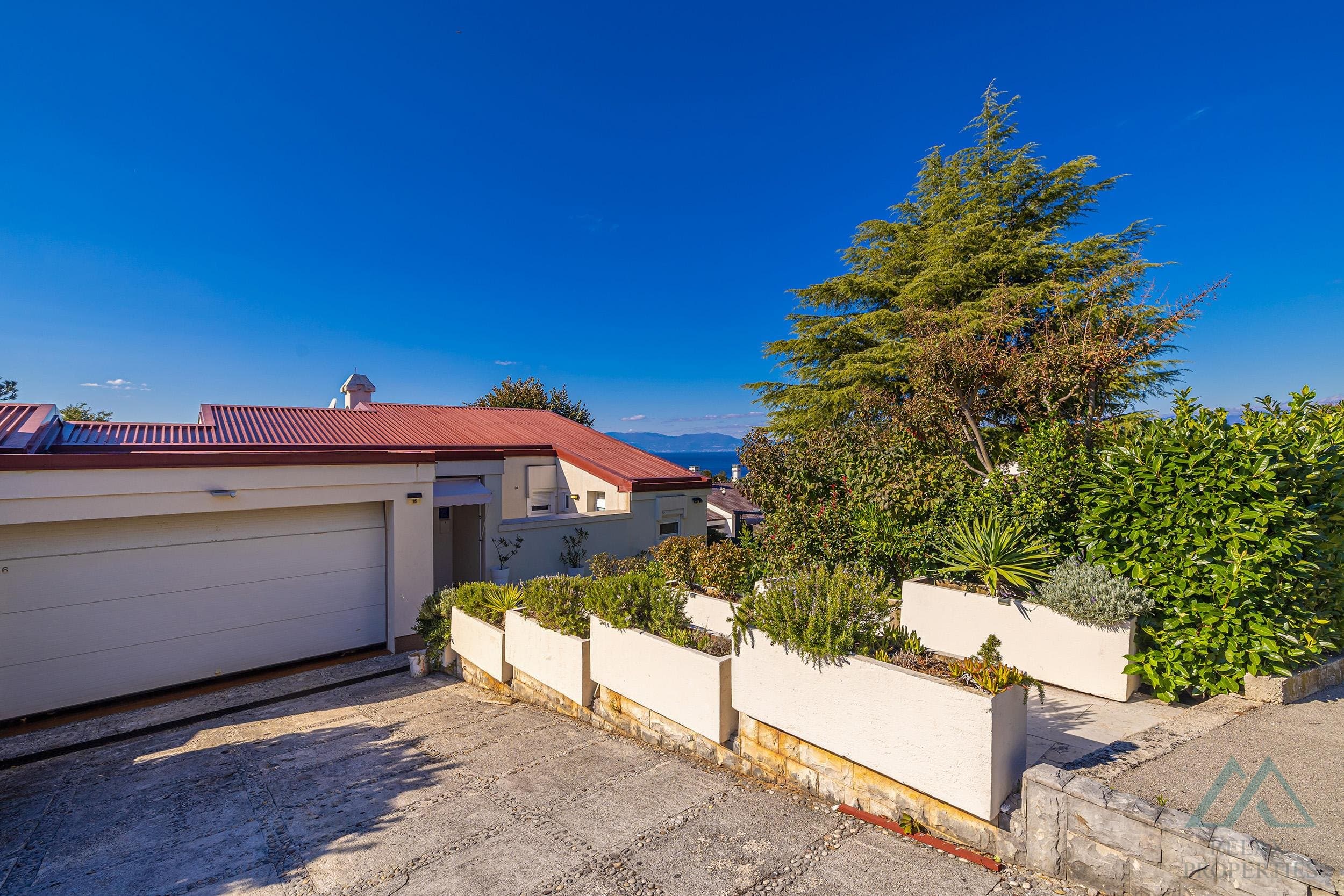 Dům s výhledem na moře a zahradou, 400 m od moře, Njivice, ostrov Krk - foto 3