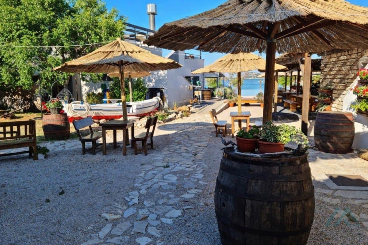 Turistický komplex u moře - etno vesnice, Vodice, první linie u moře - foto 2