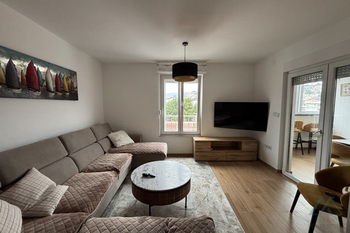 apartmán se 2 ložnicemi a moderním nábytkem - Čiovo, Okrug Gornji, jen 120 m od moře - foto 1
