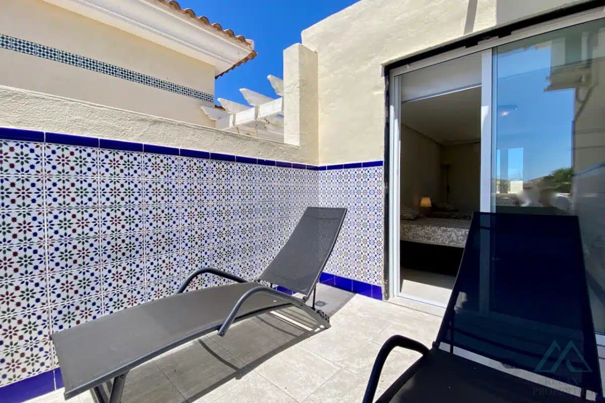 Řadový dům se 4 ložnicemi, v La Laguna II, Playa Flamenca, luxusní rekonstrukce - foto 23