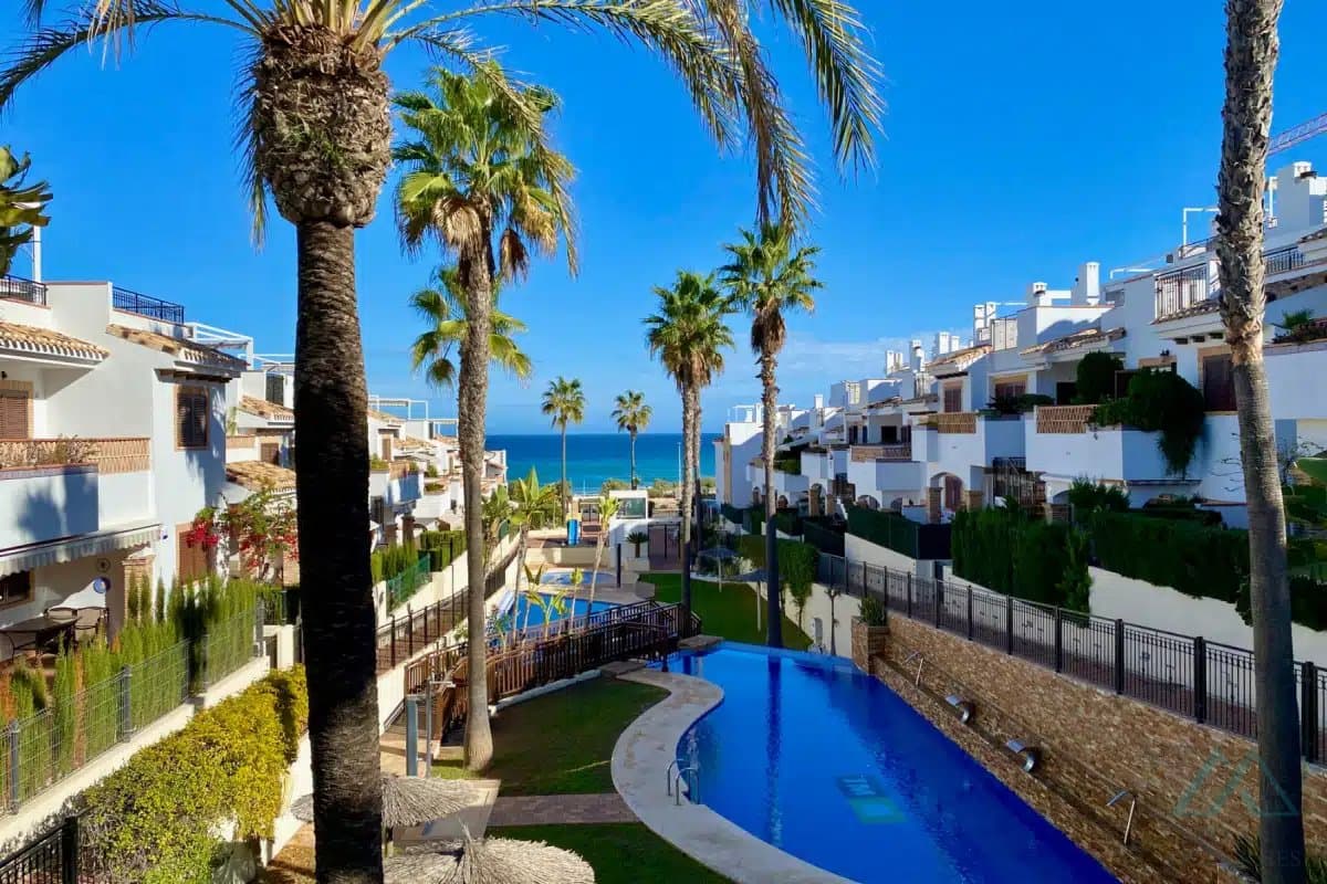 apartmán se 3 ložnicemi v nejvyšším patře, s panoramatickým výhledem na moře, 74 m², v Azul Beach, La Mata, exkluzivní nabídka - foto 1
