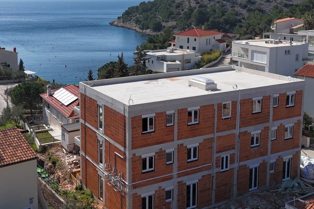 apartmán se 2 ložnicemi a výhledem na moře - novostavba, Rogoznica, jen 50 m od moře - foto 2