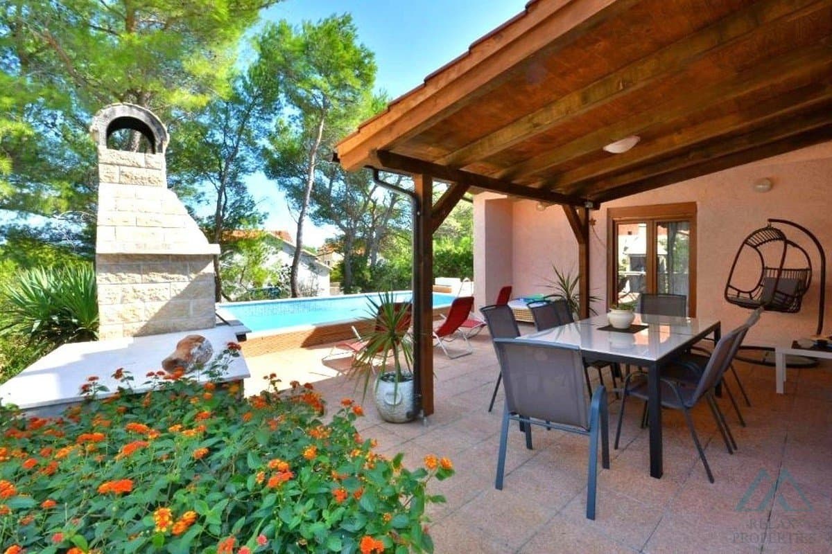 Rekreační dům s bazénem, saunou a výhledem na moře - ostrov Hvar, 150 m od moře - foto 1