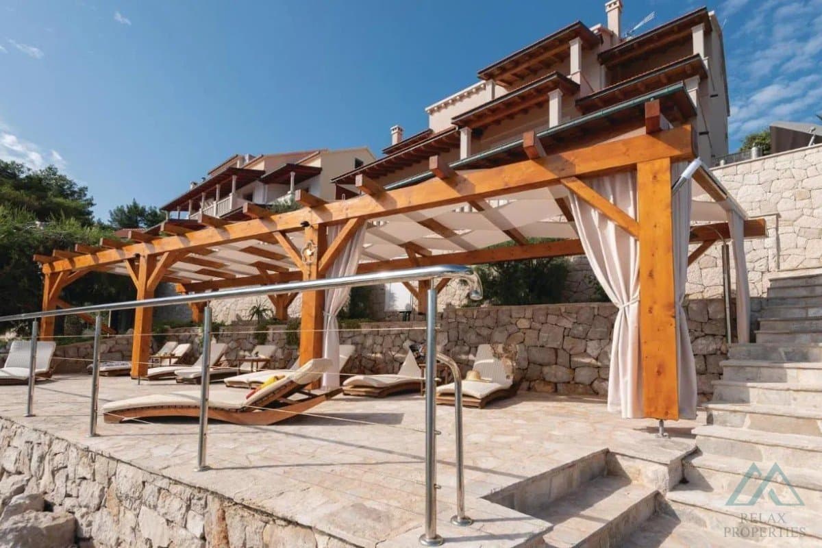Luxusní vila u moře s bazénem - ostrov Korčula, první linie, Chorvatsko - foto 7