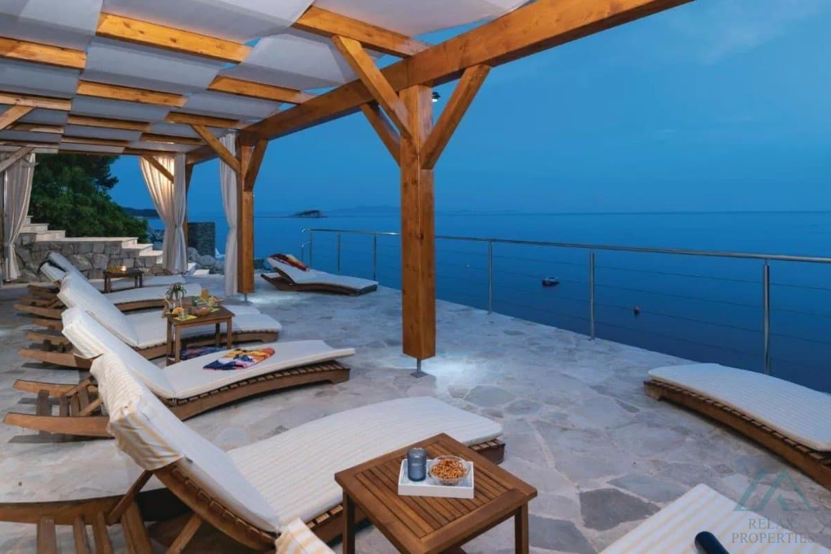 Luxusní vila u moře s bazénem - ostrov Korčula, první linie, Chorvatsko - foto 4