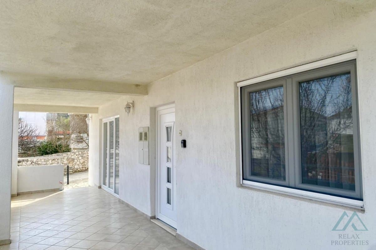 Samostatně stojící dům u moře se dvěma apartmány - ostrov Čiovo, Slatine, investiční příležitost - foto 3