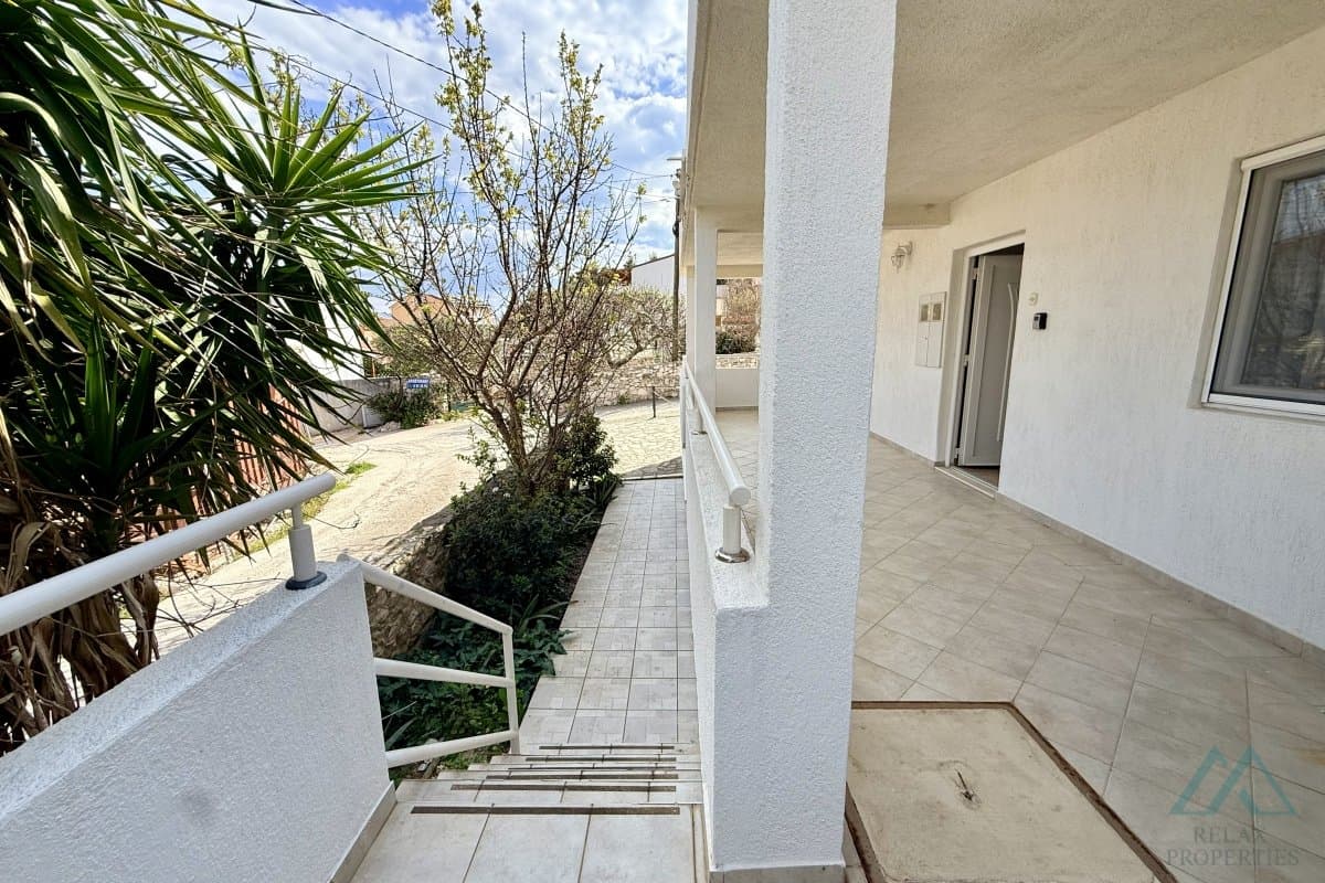 Samostatně stojící dům u moře se dvěma apartmány - ostrov Čiovo, Slatine, investiční příležitost - foto 2