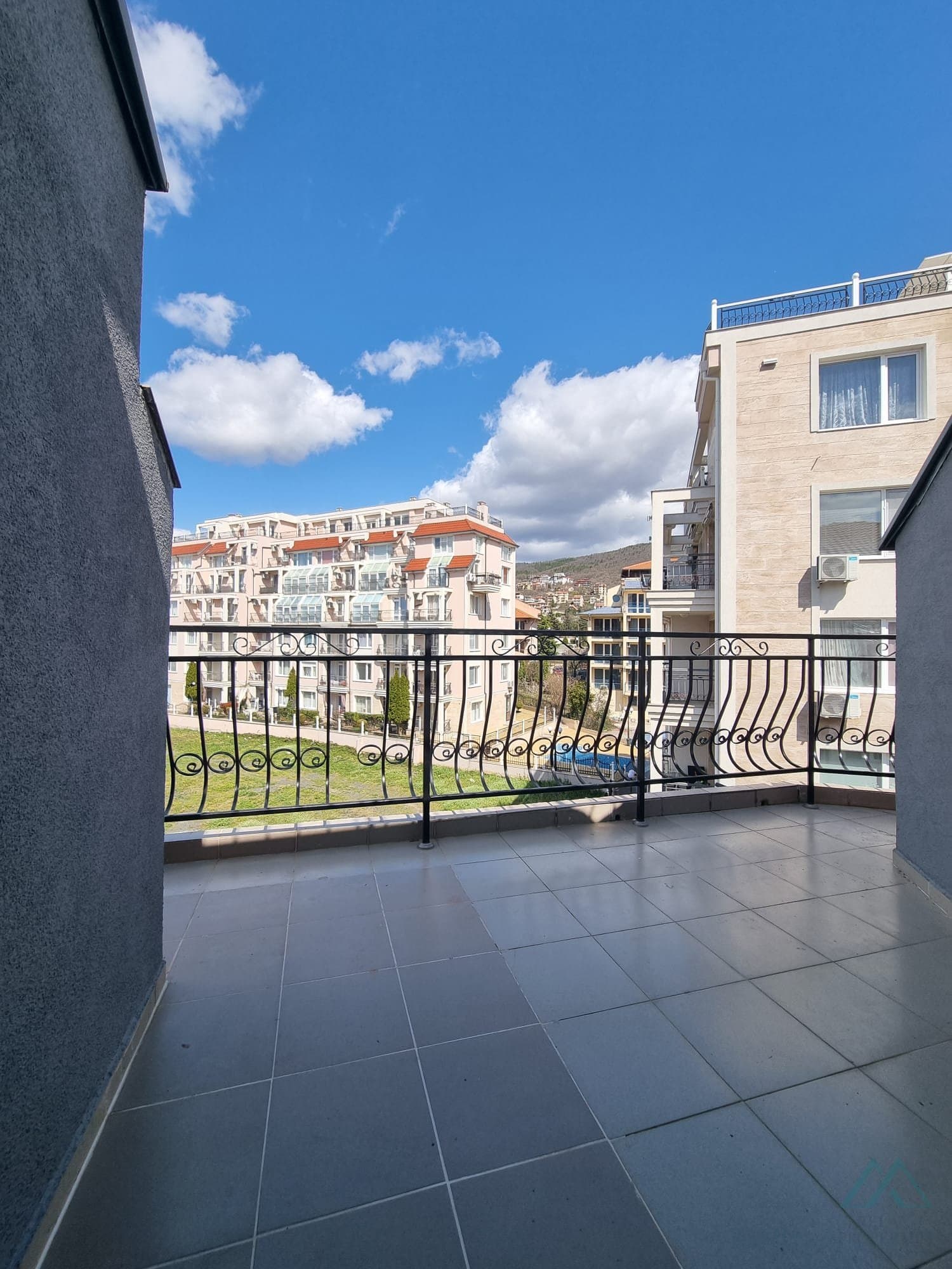 Nově postavený apartmán 2+kk, 70 m² s terasou, Villa Venezia, Sveti Vlas, 450 m od pláže - foto 4