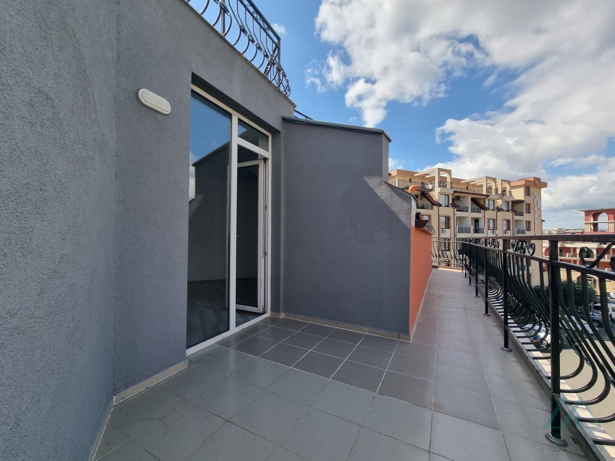 Nově postavený apartmán 2+kk, 70 m² s terasou, Villa Venezia, Sveti Vlas, 450 m od pláže - foto 3
