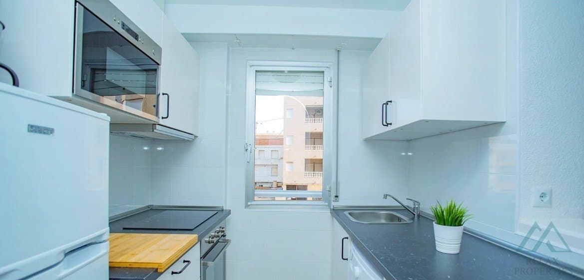 Apartmán v La Mata - Torrevieja, 250 m od pláže, společný bazén, investiční příležitost - foto 4