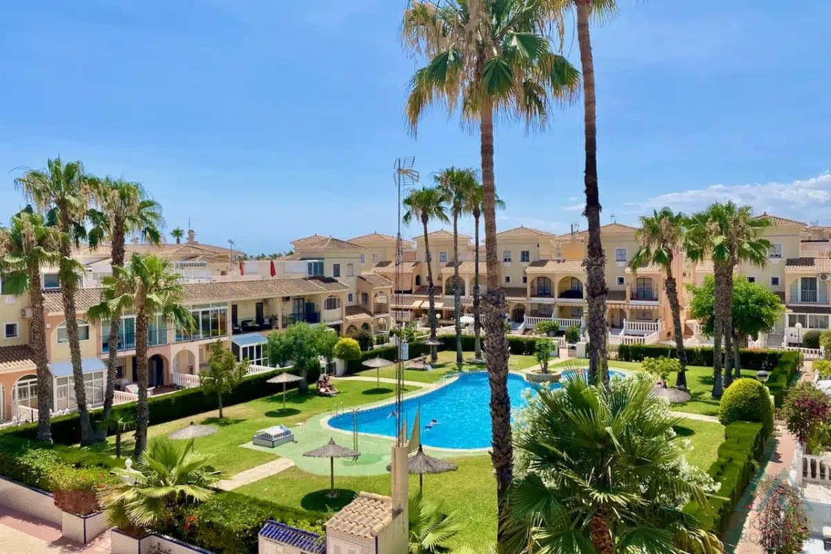 Řadový dům s terasou, bazénem v Orihuela Costa - foto 24