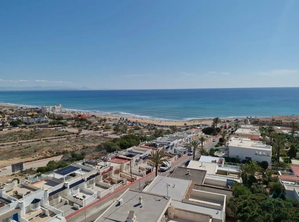Apartmán s přímým výhledem na moře - La Mata, 150 m od pláže - foto 1