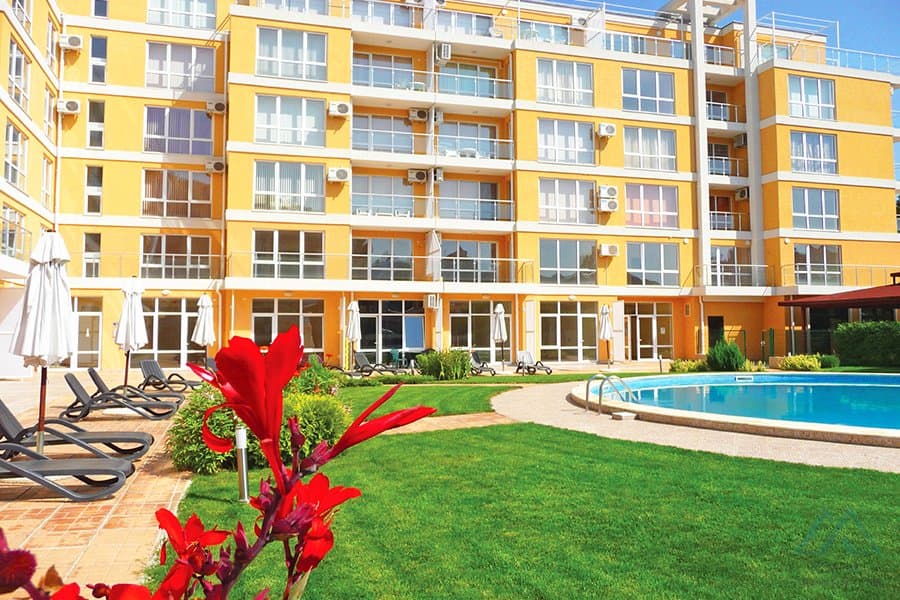 Prostorné studio 50 m², komplex Flores Park, jen 300 m od pláže, Slunečné pobřeží - foto 1