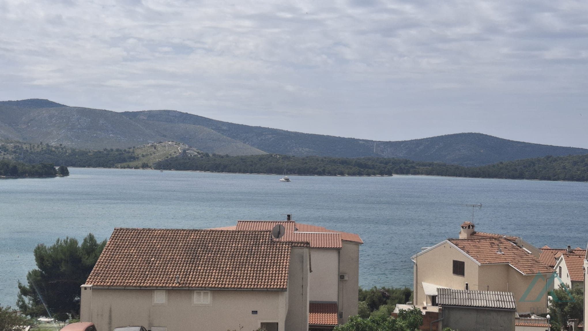 Luxusní nově postavená moderní vila s bazénem a výhledem na moře - Žaborić, Chorvatsko - foto 3