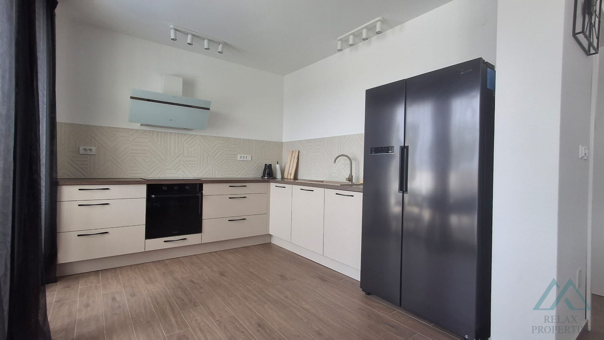 Luxusní nově postavená moderní vila s bazénem a výhledem na moře - Žaborić, Chorvatsko - foto 5
