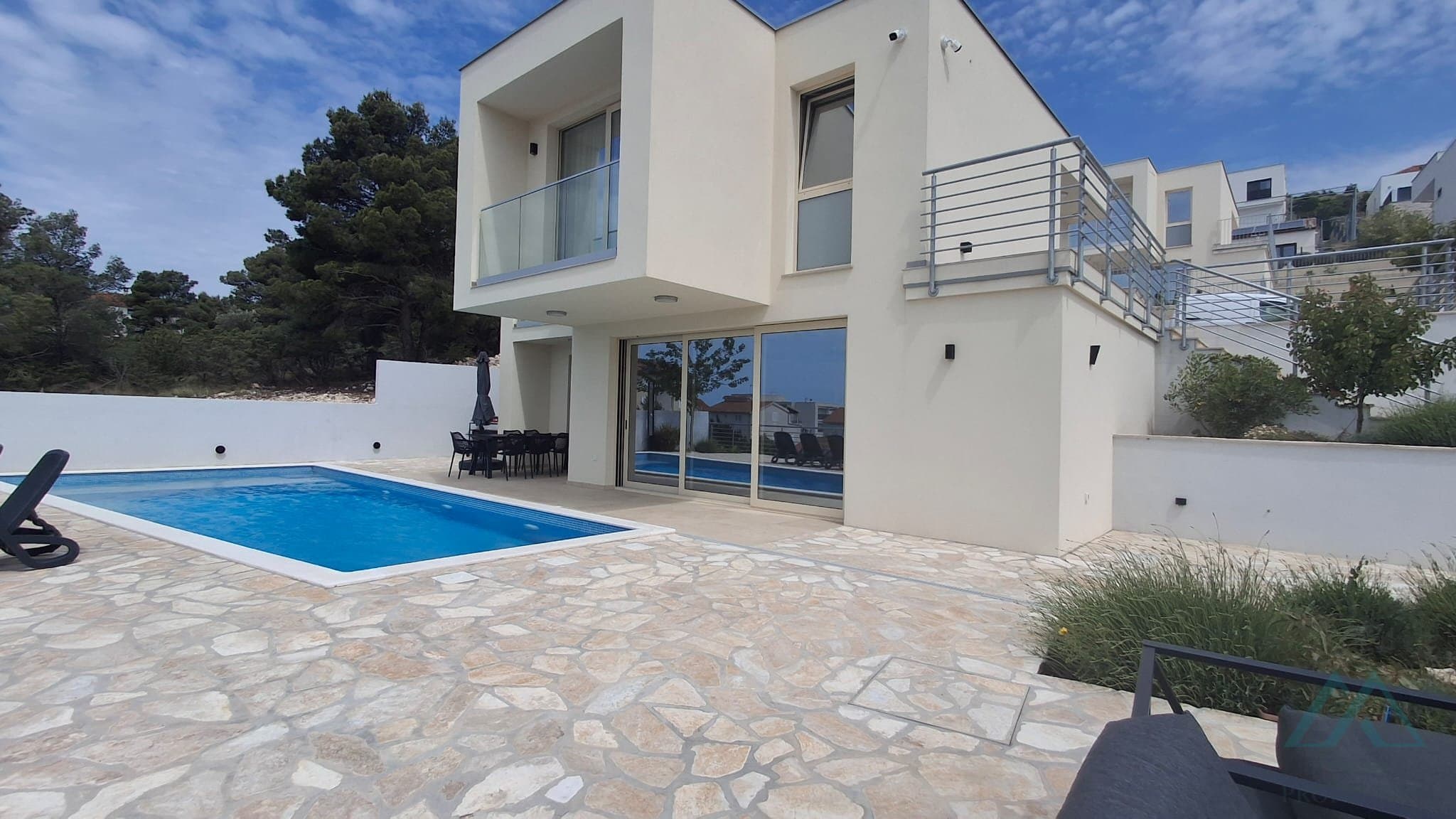Luxusní nově postavená moderní vila s bazénem a výhledem na moře - Žaborić, Chorvatsko - foto 2