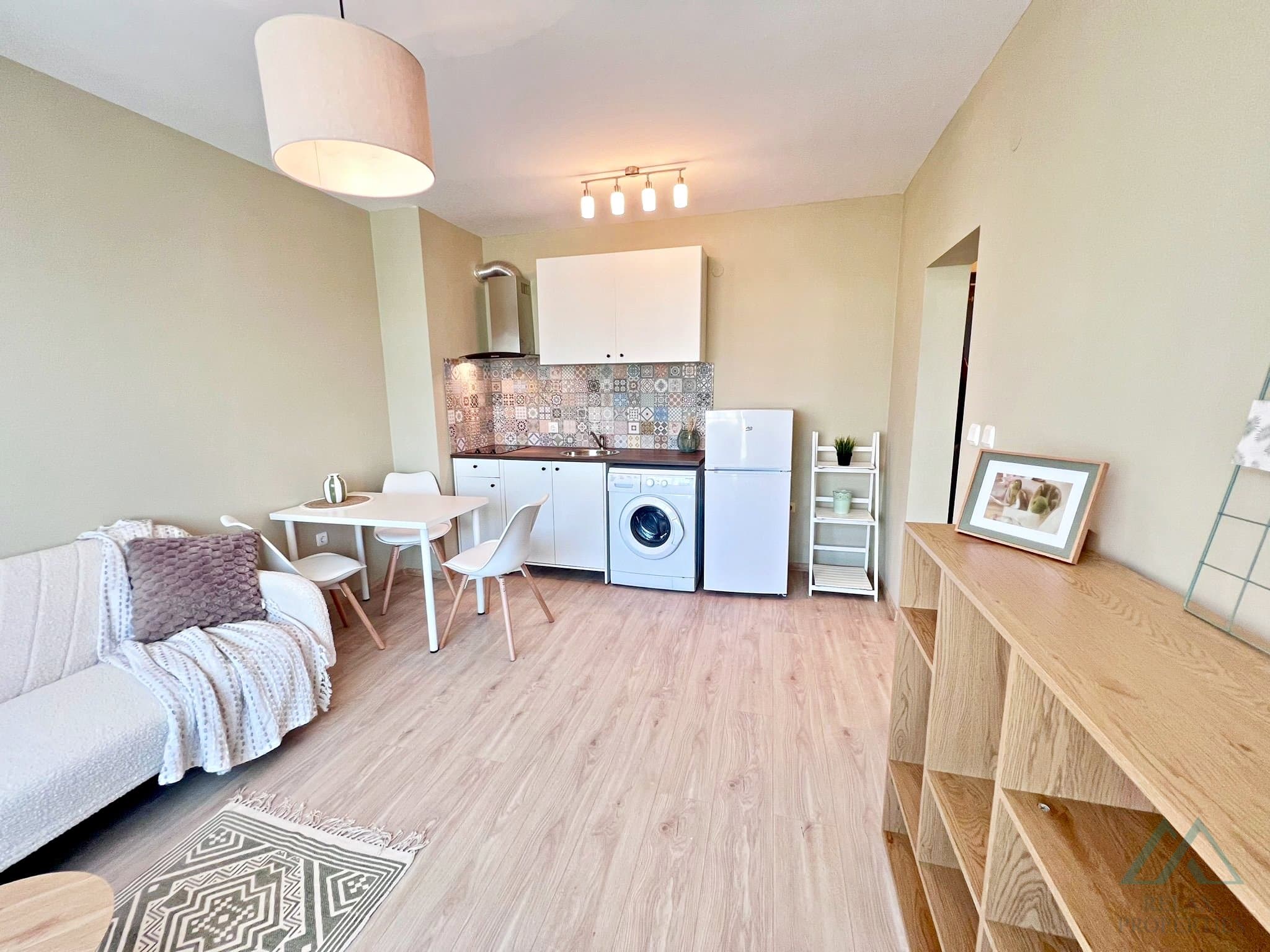 Prostorný apartmán 2+kk v komplexu Amadeus 5, 720 m od moře, Slunečné pobřeží - foto 5