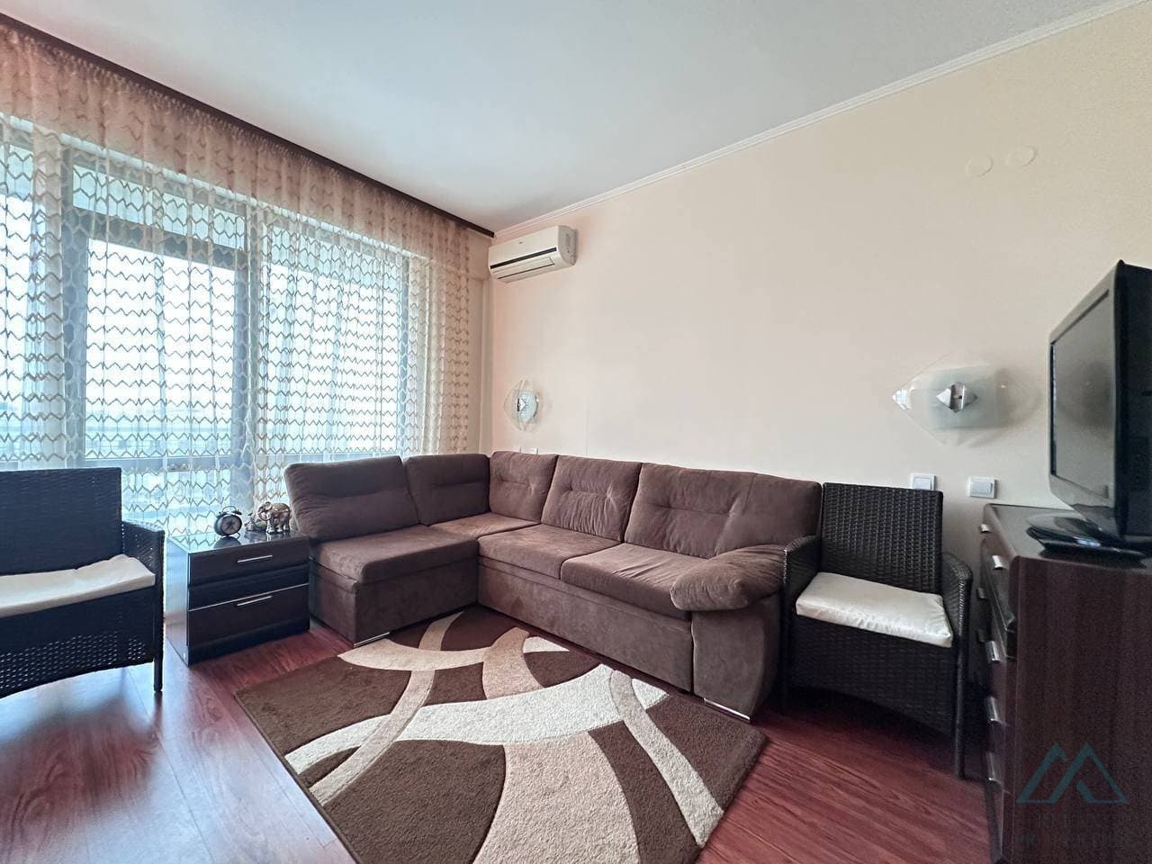 Velký apartmán 3+kk, terasou a výhledem na moře, Hotel Babylon, 120 m od moře, Slunečné pobřeží - foto 4