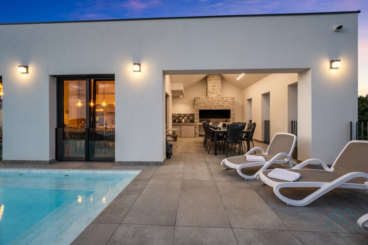 Luxusní moderní vila s bazénem a výhledem na moře - Primošten, Chorvatsko - foto 1