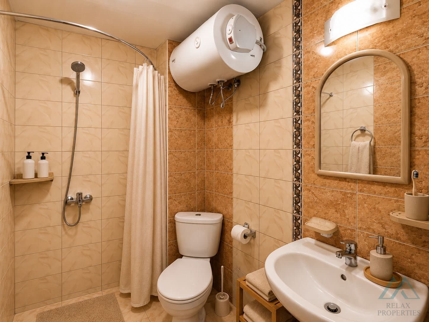 Zařízený apartmán 2+kk s výhledem na bazén v centru Slunečného pobřeží - foto 15