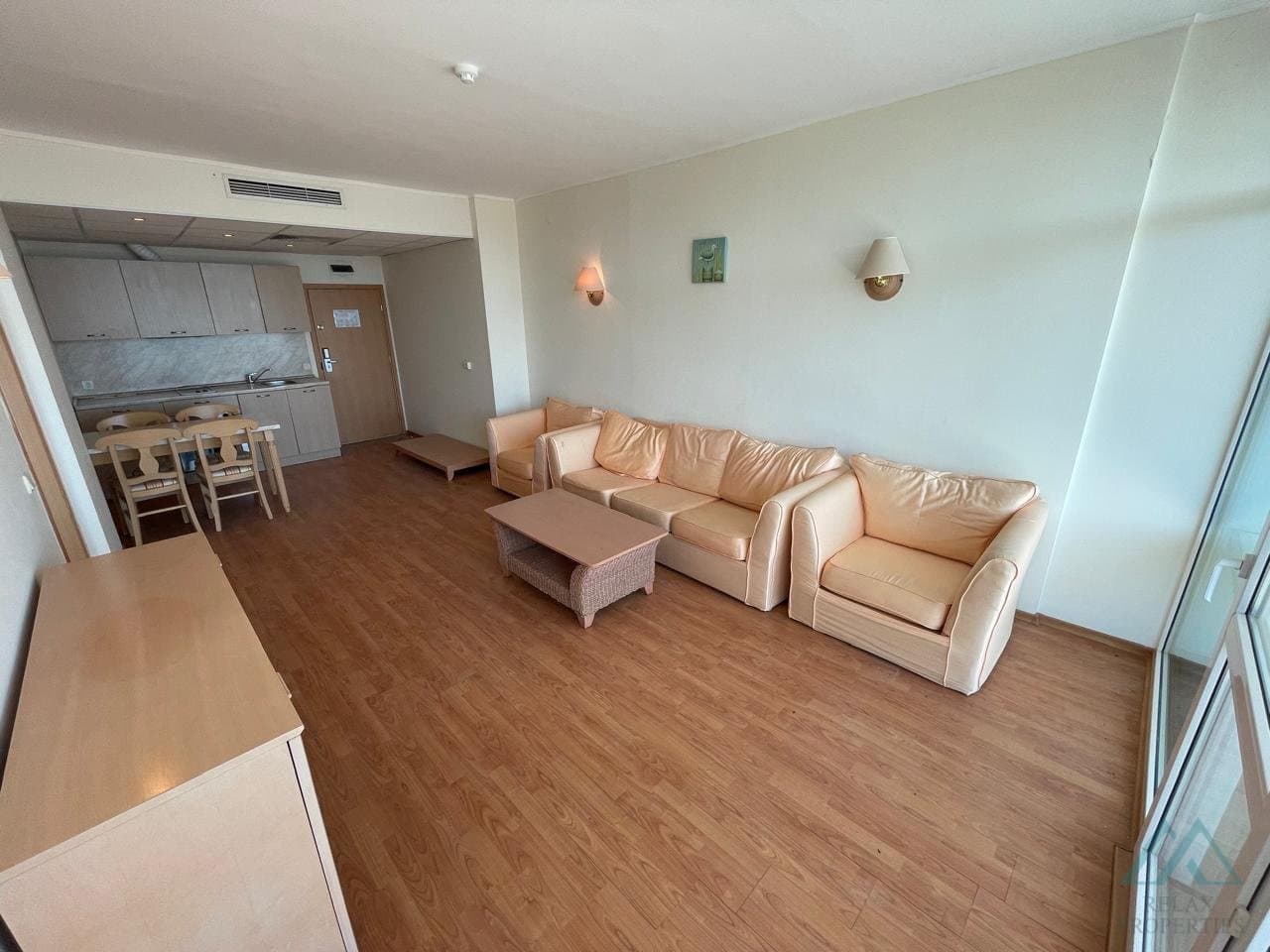 apartmán 2+kk s výhledem na moře, 200 m od pláže - Slunečné pobřeží - foto 12