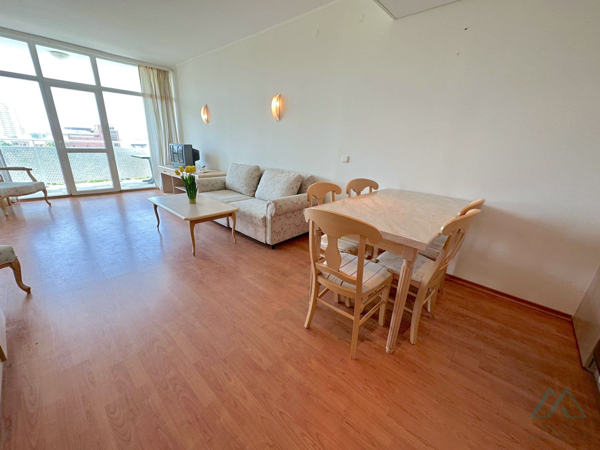 Apartmán s výhledem na moře a bazén, 200 m od pláže - Slunečné pobřeží - foto 11