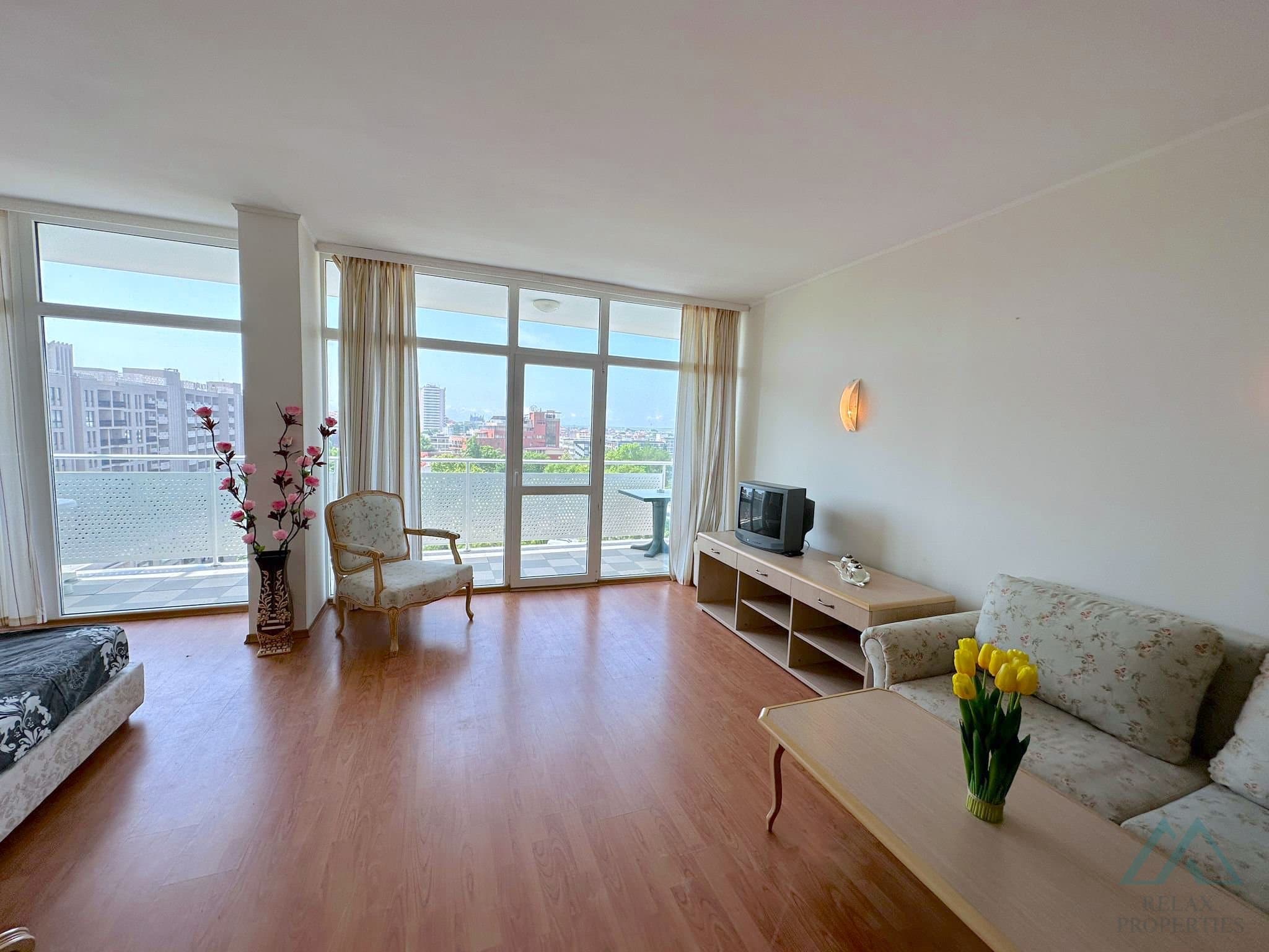 Apartmán s výhledem na moře a bazén, 200 m od pláže - Slunečné pobřeží - foto 5