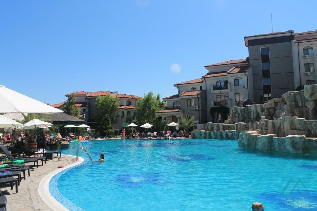 Světlý apartmán 2+kk s výhledem na bazén, 4* Vineyards SPA Resort, Aheloy - foto 12