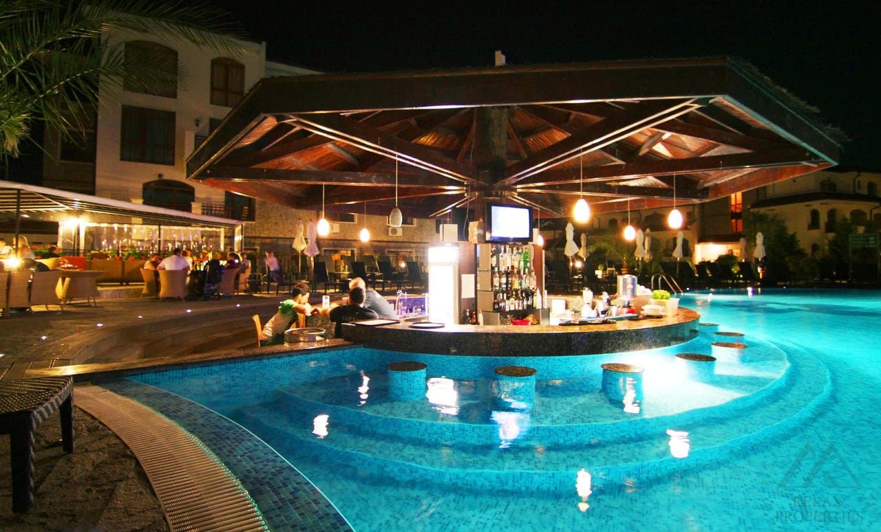 Světlý apartmán 2+kk s výhledem na bazén, 4* Vineyards SPA Resort, Aheloy - foto 13