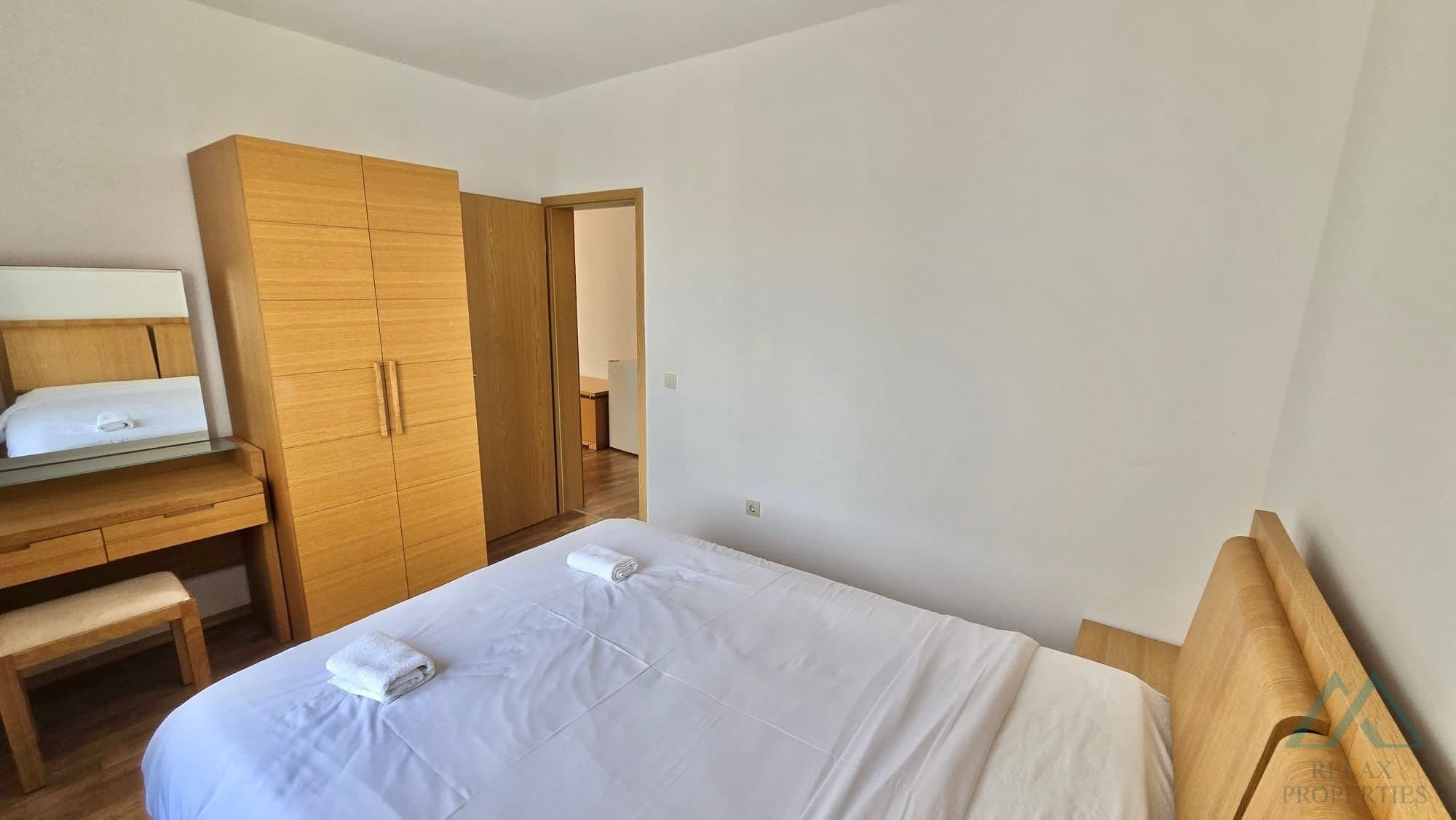 Světlý apartmán 2+kk s výhledem na bazén, 4* Vineyards SPA Resort, Aheloy - foto 9