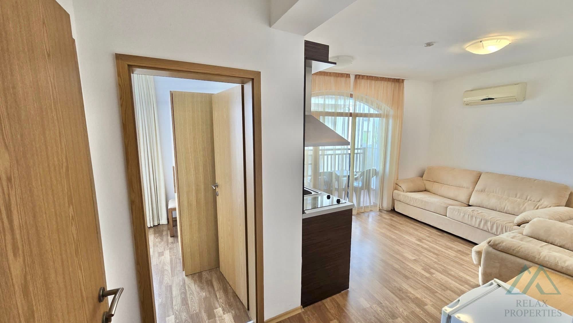 Světlý apartmán 2+kk s výhledem na bazén, 4* Vineyards SPA Resort, Aheloy - foto 6