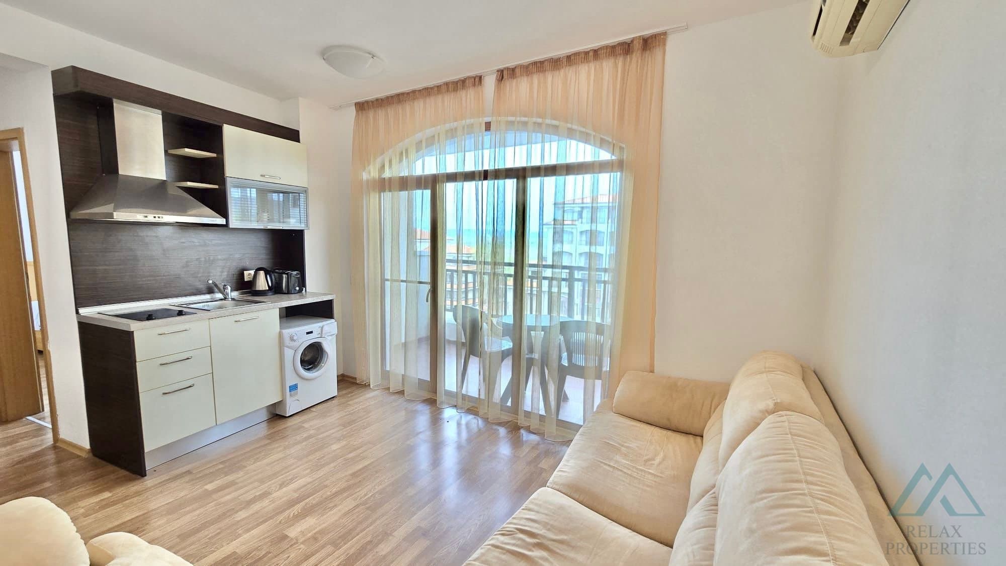 Světlý apartmán 2+kk s výhledem na bazén, 4* Vineyards SPA Resort, Aheloy - foto 3