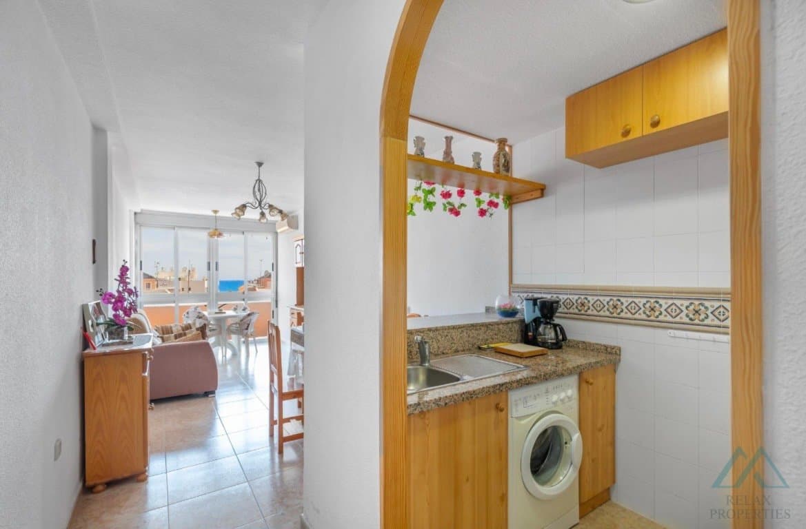 Světlý apartmán s částečným výhledem na moře, pouhých 280 m od pláže La Mata, Torrevieja, Španělsko - foto 5