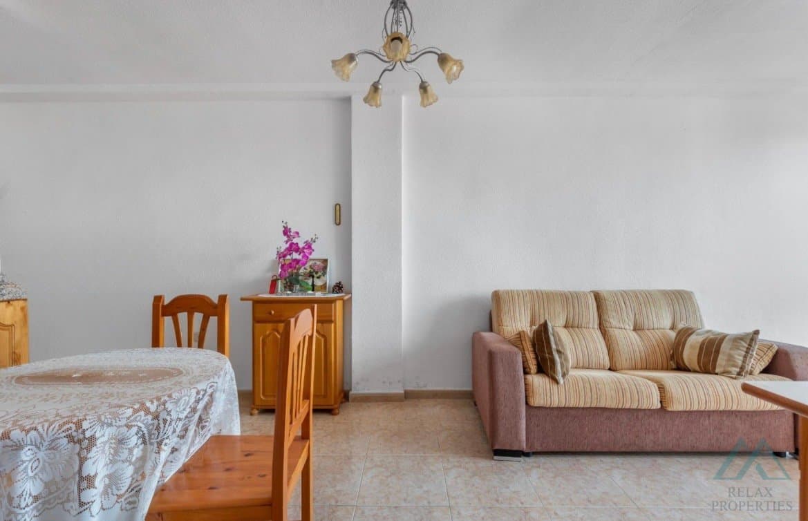 Světlý apartmán s částečným výhledem na moře, pouhých 280 m od pláže La Mata, Torrevieja, Španělsko - foto 13