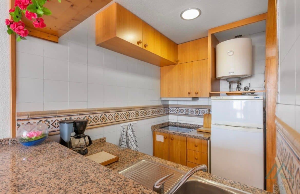 Světlý apartmán s částečným výhledem na moře, pouhých 280 m od pláže La Mata, Torrevieja, Španělsko - foto 7