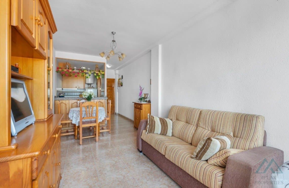 Světlý apartmán s částečným výhledem na moře, pouhých 280 m od pláže La Mata, Torrevieja, Španělsko - foto 14