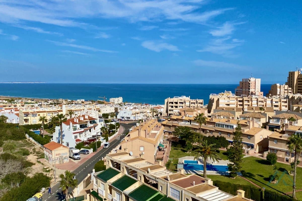 Apartmán se zasklenou terasou a výhledem na moře v komplexu Torresol, La Mata, Španělsko - foto 3