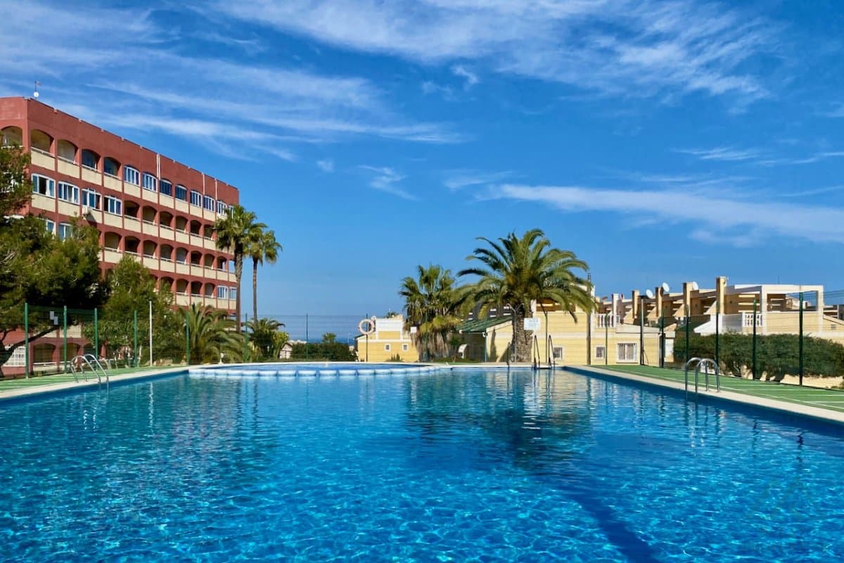 Apartmán se zasklenou terasou a výhledem na moře v komplexu Torresol, La Mata, Španělsko - foto 2