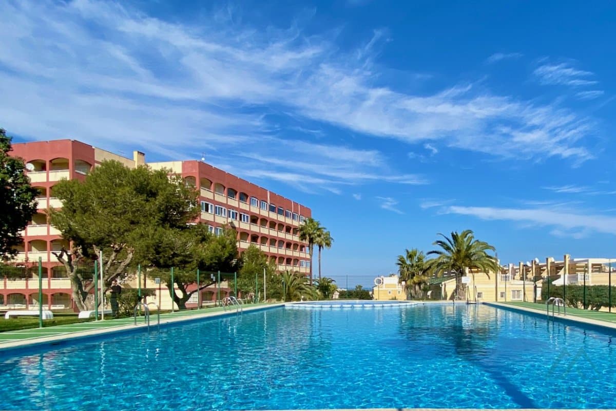 Apartmán se zasklenou terasou a výhledem na moře v komplexu Torresol, La Mata, Španělsko - foto 1
