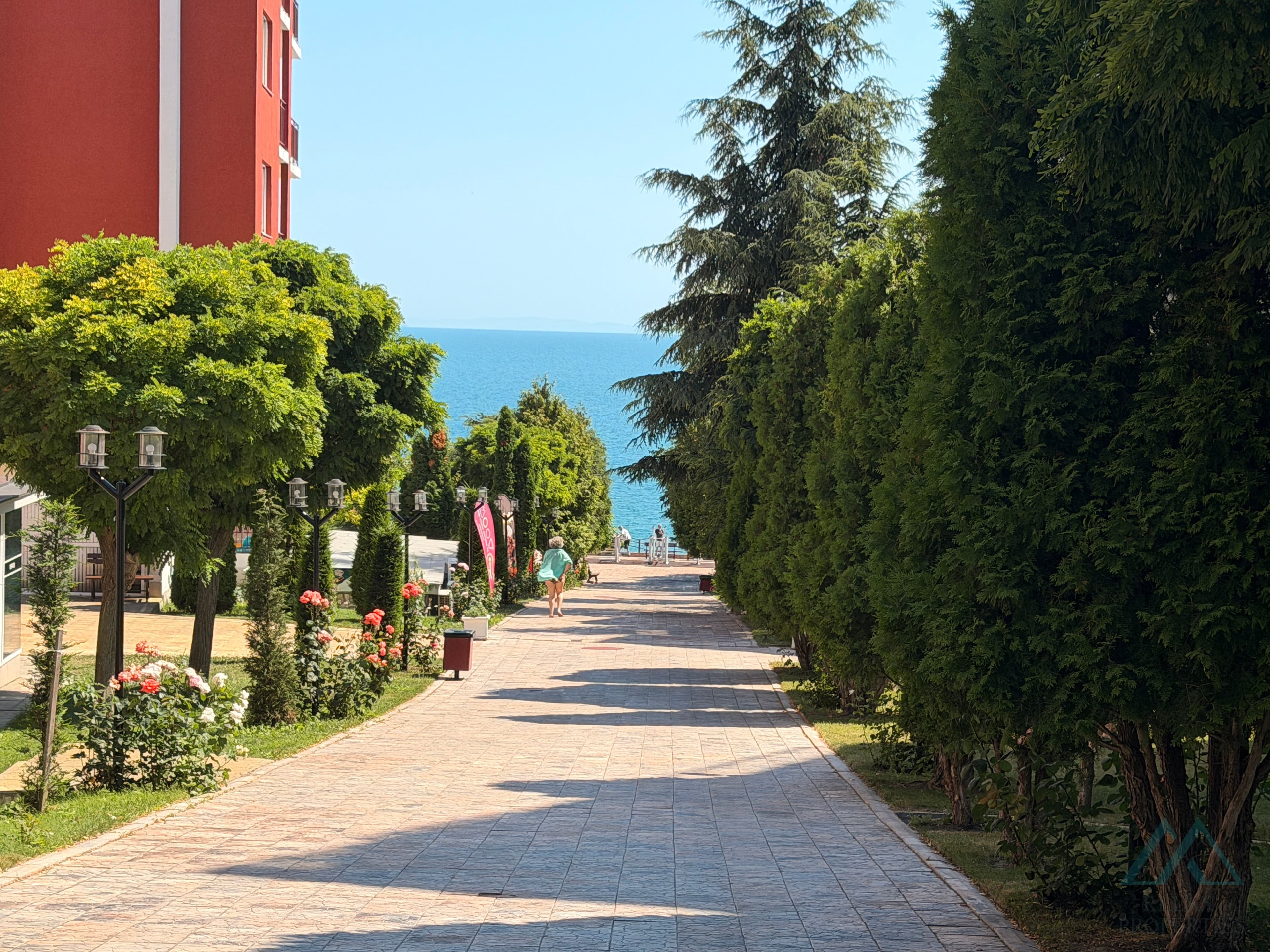 2+kk apartmán s nádherným výhledem na moře v komplexu Marina View Fort, 50 m od moře, Sveti Vlas, Bulharsko - foto 1