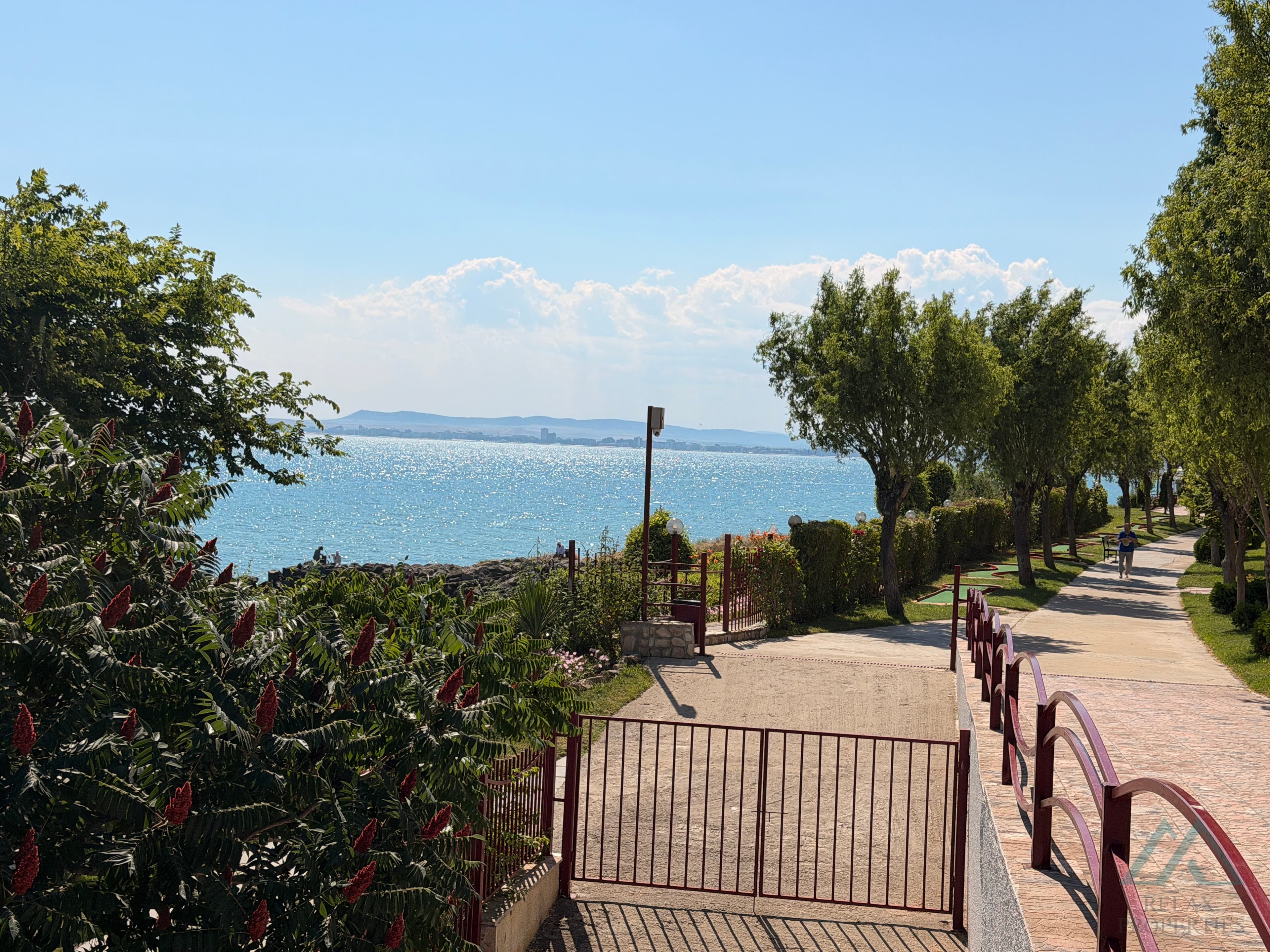 2+kk apartmán s nádherným výhledem na moře v komplexu Marina View Fort, 50 m od moře, Sveti Vlas, Bulharsko - foto 5