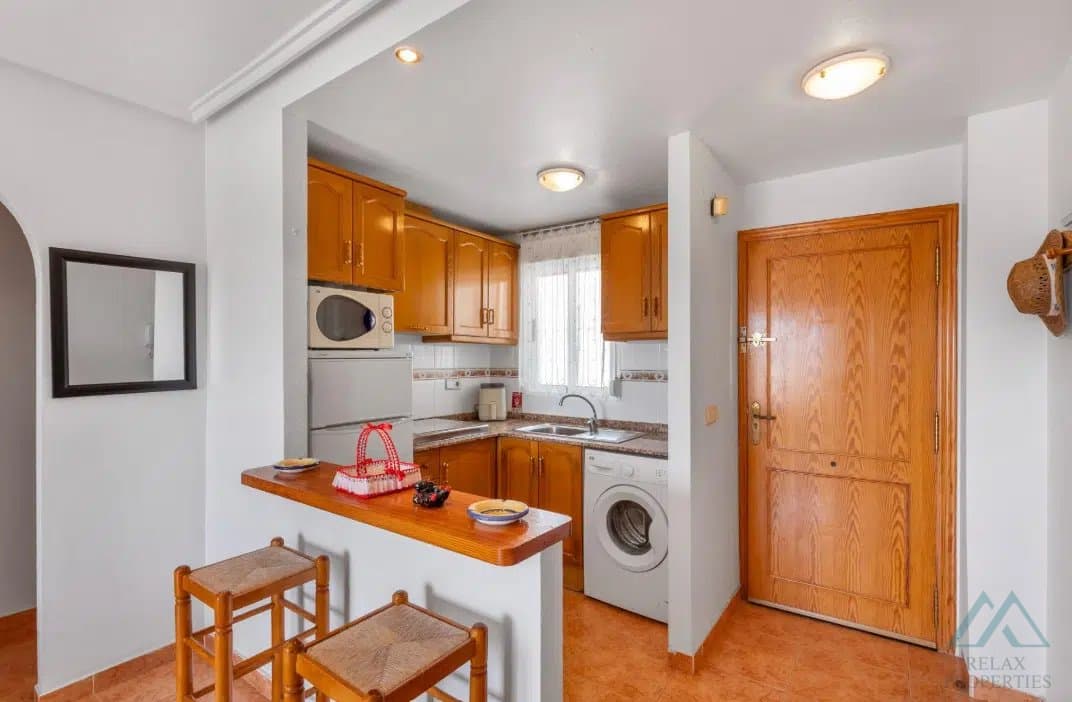 Atraktivní apartmán s výhledem v oblíbené lokalitě Nueva Torrevieja - foto 2