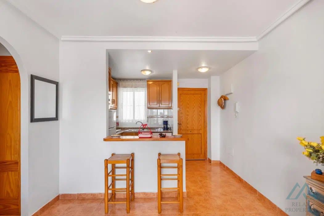 Atraktivní apartmán s výhledem v oblíbené lokalitě Nueva Torrevieja - foto 3
