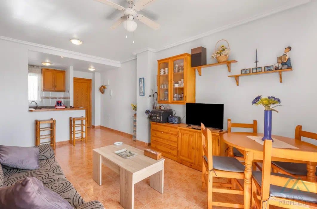 Atraktivní apartmán s výhledem v oblíbené lokalitě Nueva Torrevieja - foto 5