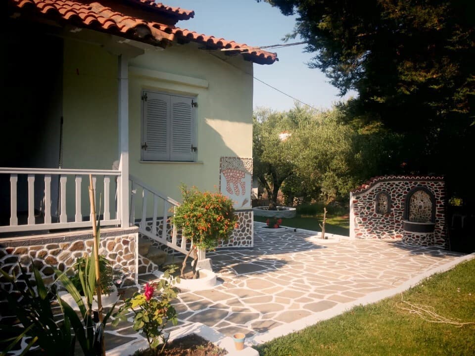 Rodinný dům 110 m² na velkém pozemku jen 120 m od moře – Nikiti, Sithonie, Chalkidiki - foto 2