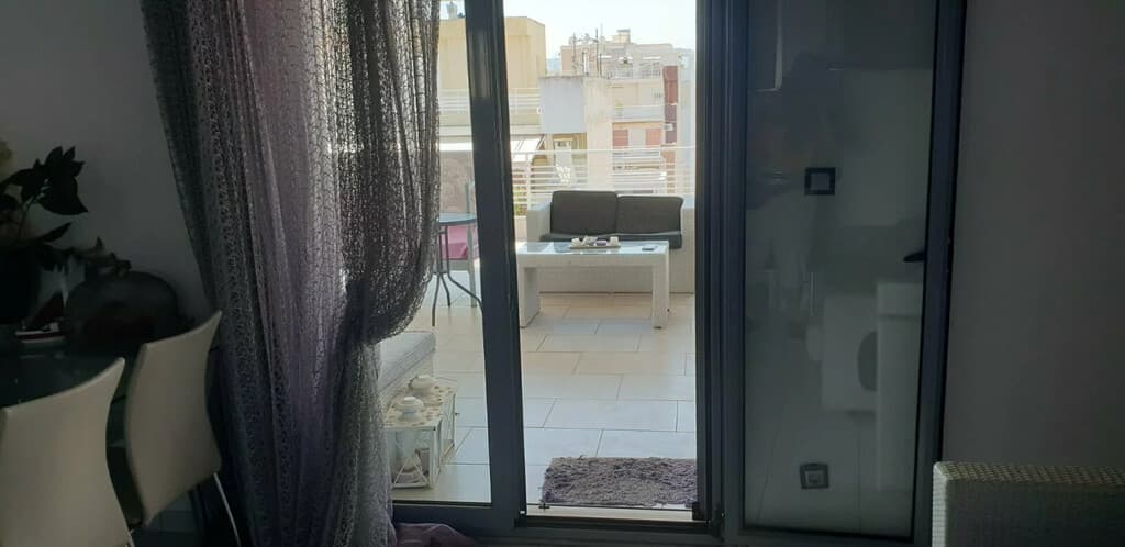Apartmán s velkou terasou ve známém letovisku Loutraki na Peloponésu - foto 14