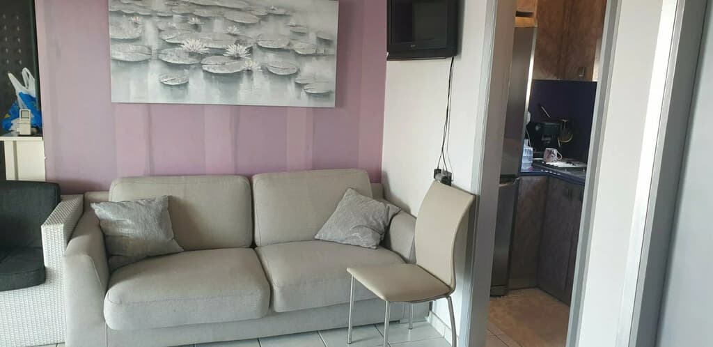 Apartmán s velkou terasou ve známém letovisku Loutraki na Peloponésu - foto 4
