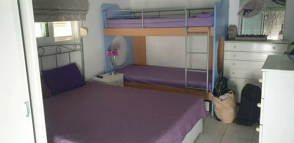 Apartmán s velkou terasou ve známém letovisku Loutraki na Peloponésu - foto 9